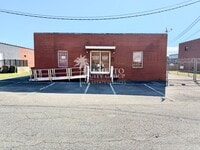 Building Photo - 1012 N Raleigh St