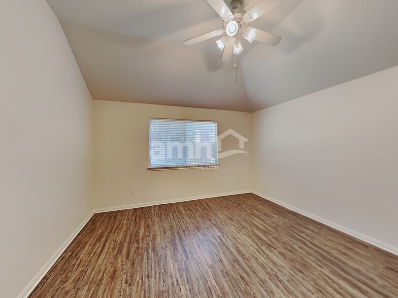 Building Photo - 3218 Woodchuck Rd