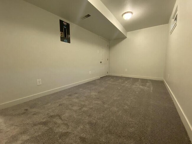 Building Photo - 189 Tennyson Ave