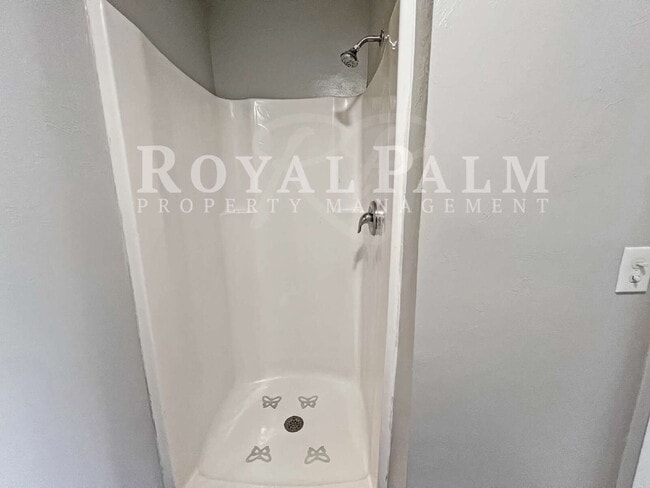 Building Photo - 2 Bed, 2 Bath, and a Whole New Energy — Kick Off 2026 in Bonita Springs