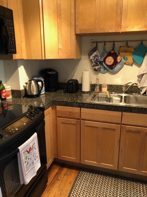 Building Photo - 1365 Corona St