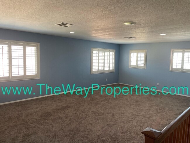 Building Photo - 15058 Zircon Dr