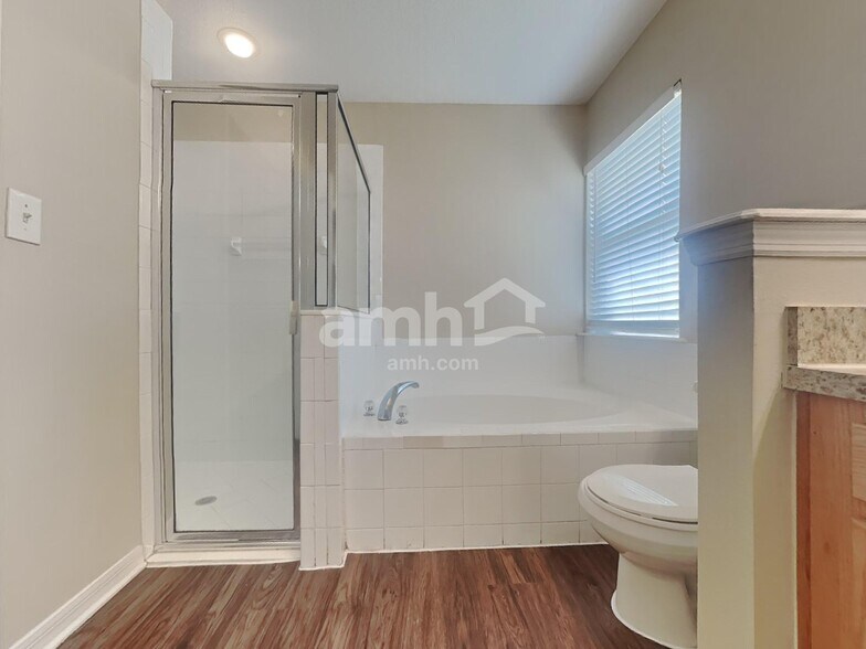 Building Photo - 10072 Lancashire Dr