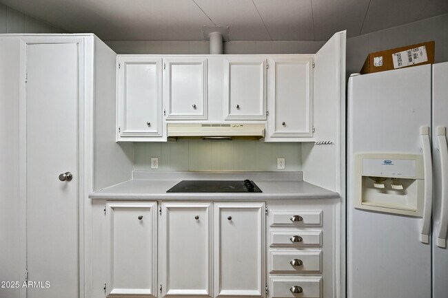 Building Photo - 156 N Hawes Rd