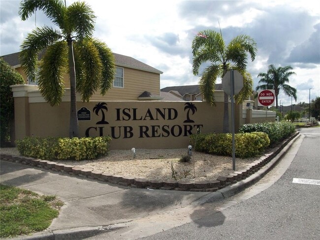 Building Photo - 511 Coconut Palm Way