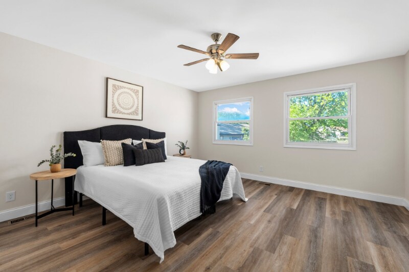 Building Photo - 2 Oak Point Ct