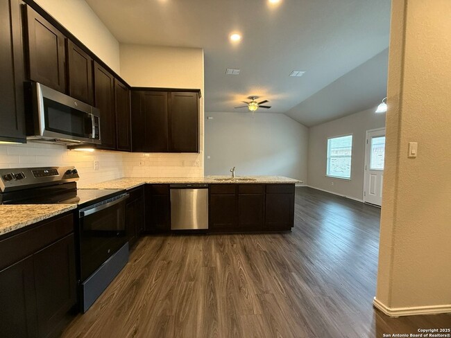 Building Photo - 9212 Canyon Bnd