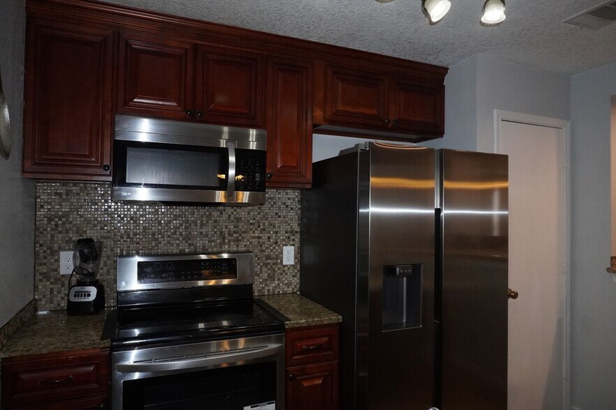 Building Photo - 3632 Candlehill