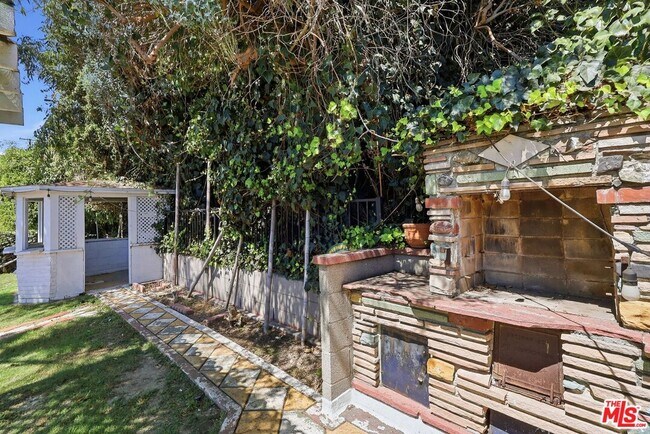 Building Photo - 5412 Marburn Ave