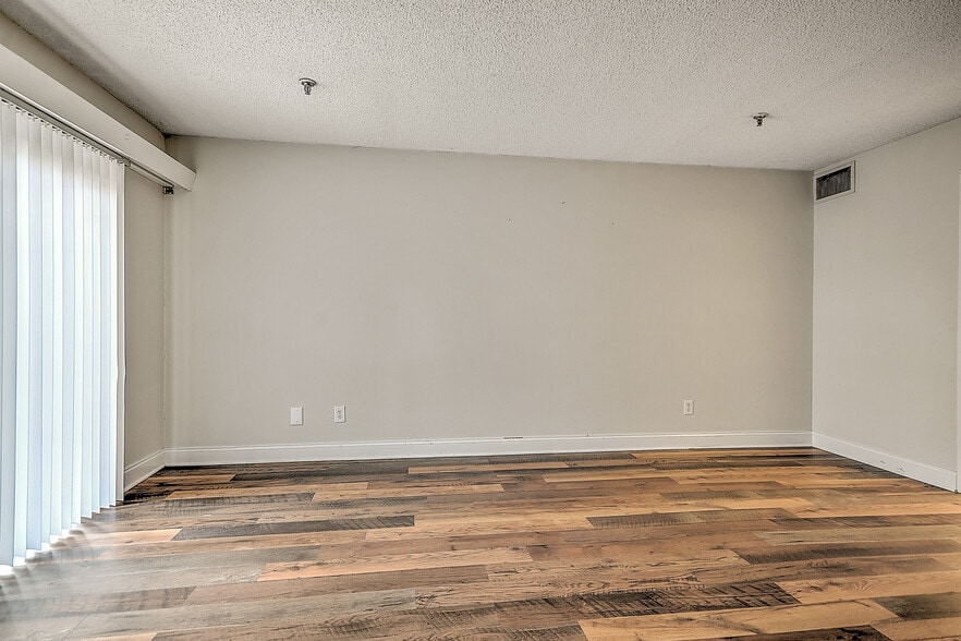 Building Photo - 109 Beechnut St