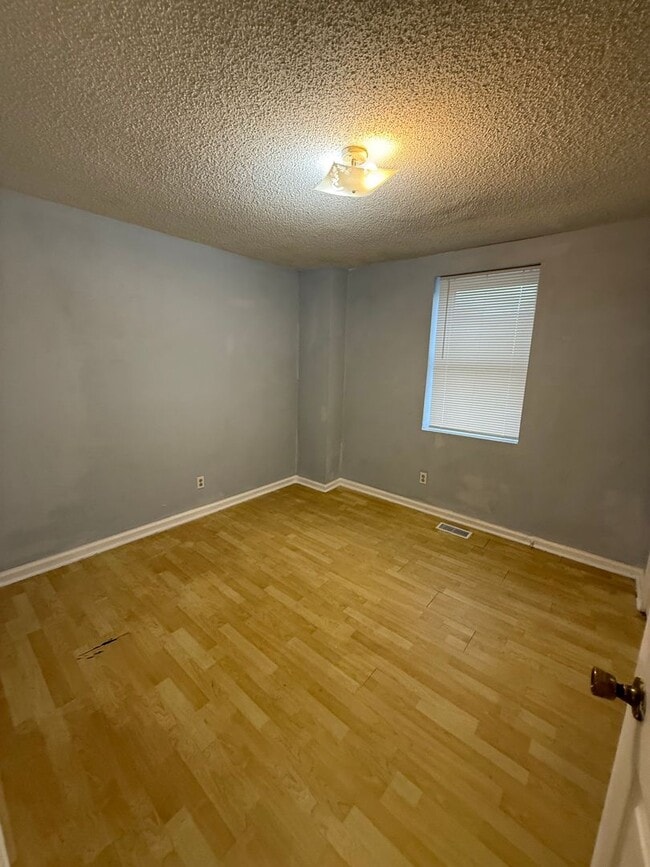 Building Photo - 1332 Buchanan Ave