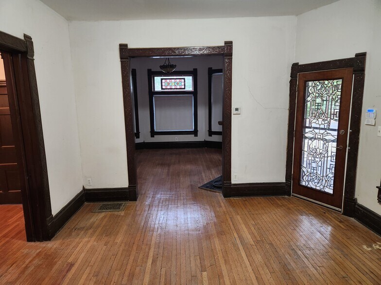 Foyer - 389 W Grand Blvd