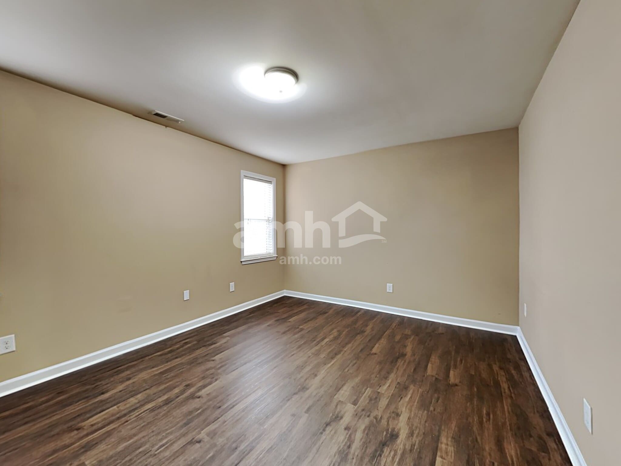 Building Photo - 4400 Oakshyre Way