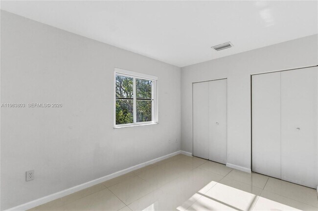 Building Photo - 17331 NW 7th Ave