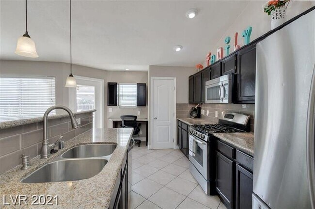 Building Photo - ** COMING SOON ** AMAZING SINGLE STORY HOME IN HENDERSON WITH DETACHED CASITA NO HOA & HOME COMES...