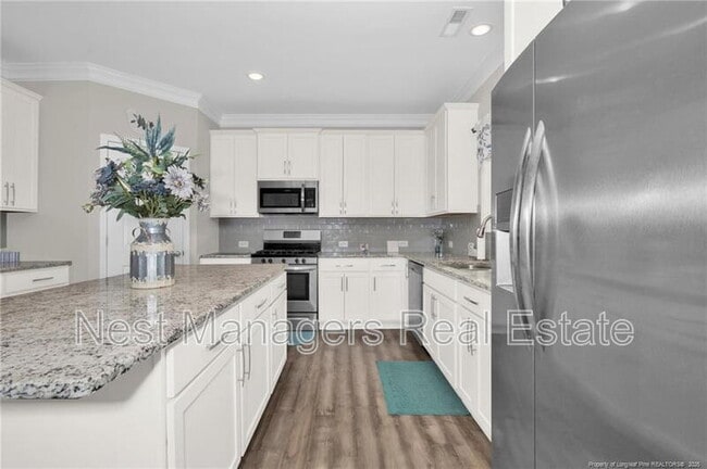 Building Photo - 5344 Debut Ave