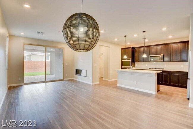 Building Photo - 4148 Elegant Chateau St