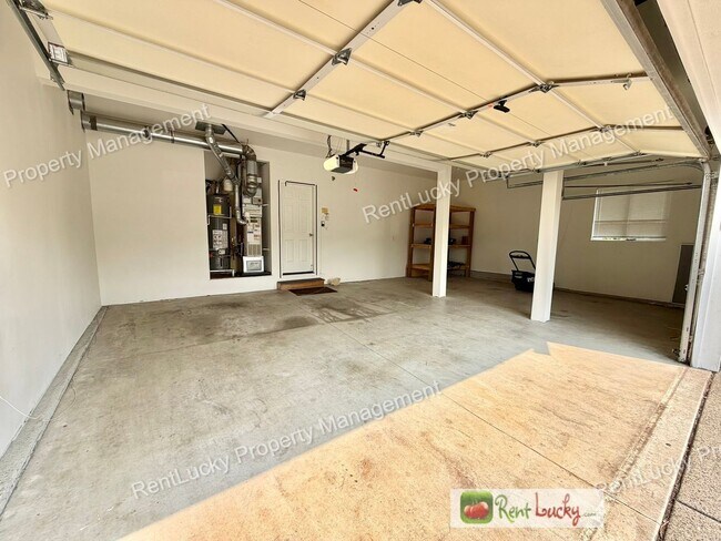Building Photo - Beautiful 4 Bedroom Home in Lakeland Hills! High Ceilings, Natural Light, and Generous Layout!