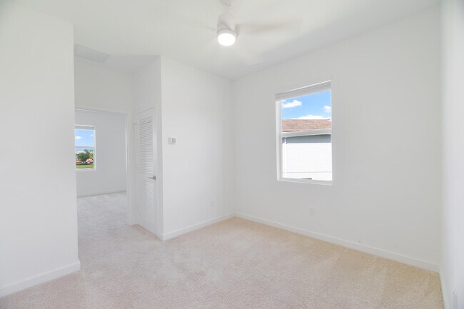 Building Photo - 8618 Via Mar Via