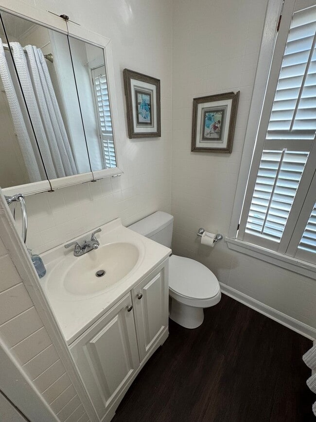 Building Photo - 3 Bedroom 1.5 Bath in Natrona Heights!