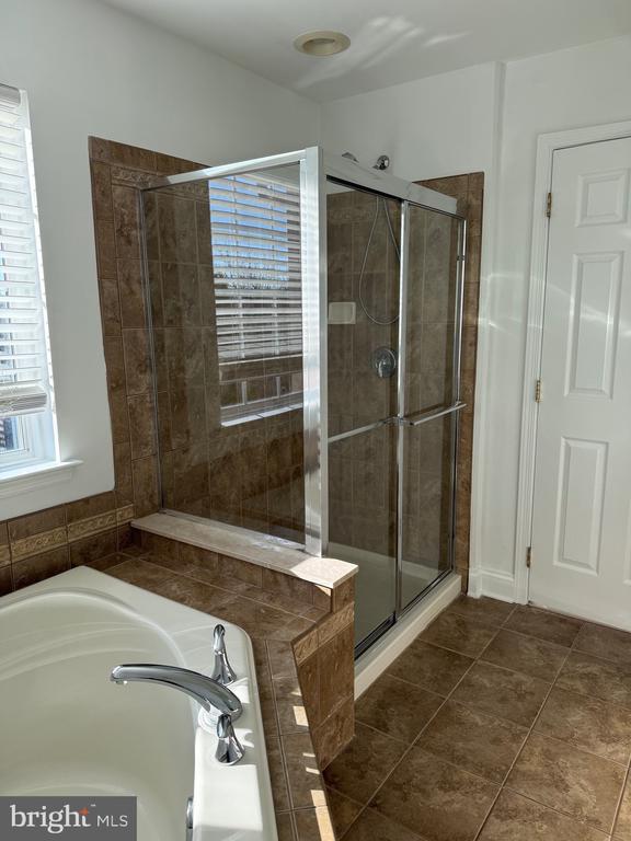 Building Photo - 111 Glacier Dr