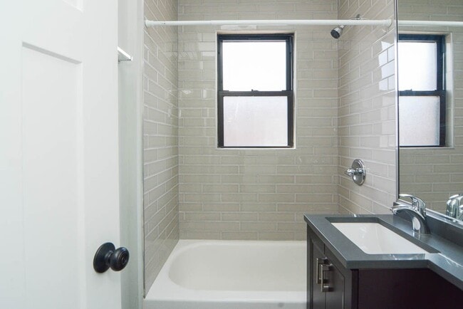 Building Photo - 2915 N Mildred Ave