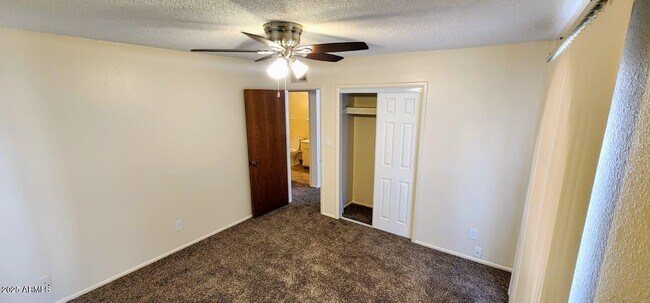 Building Photo - 415 E Frost Cir