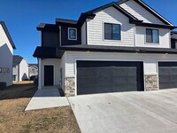 Building Photo - 6951 Bluebell Ct