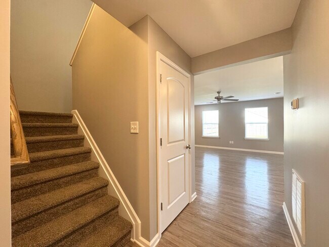 Building Photo - 2392 Huntly Pl