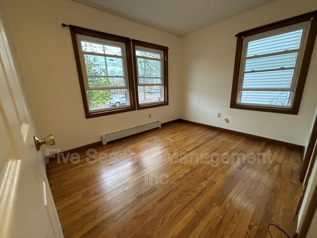 Building Photo - 358-360 North Winooski Avenue - 1