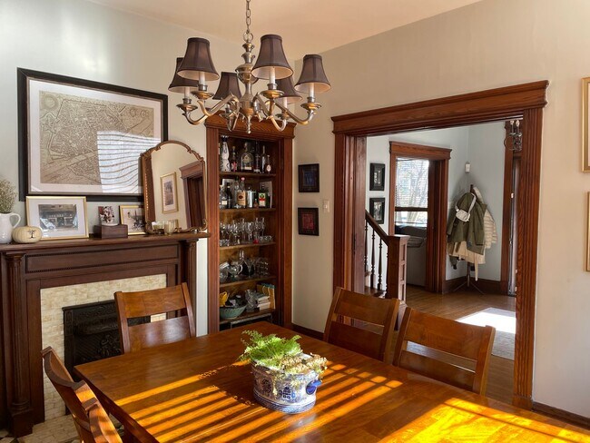 Building Photo - HYDE PARK SINGLE FAMILY HOME WITH OFF-STREET PARKING AND PATIO