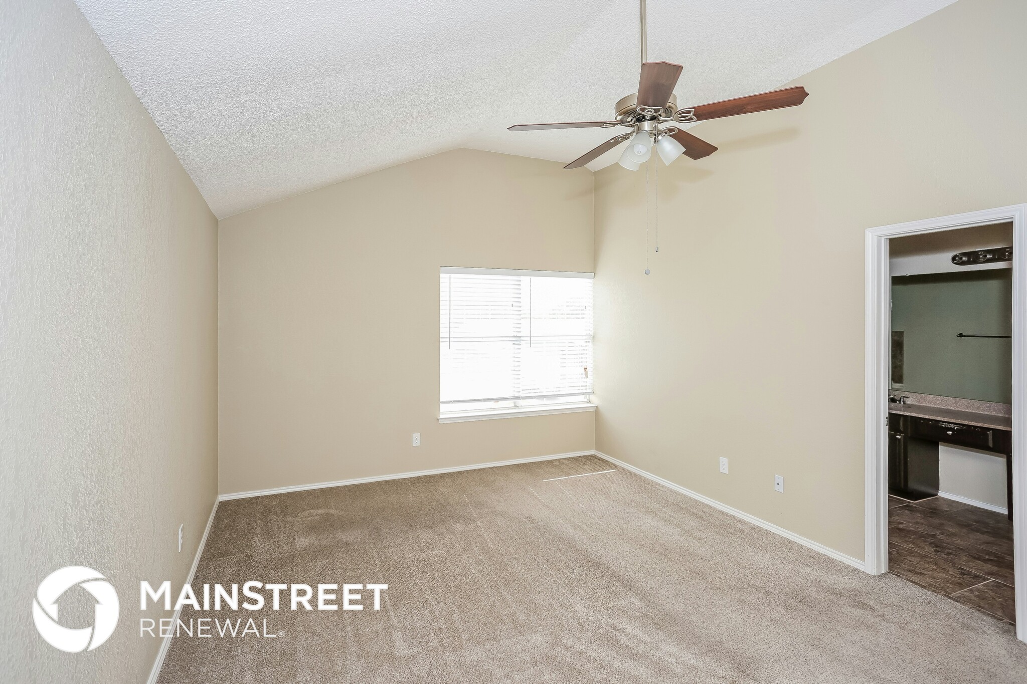 Building Photo - 503 Hollyberry Dr