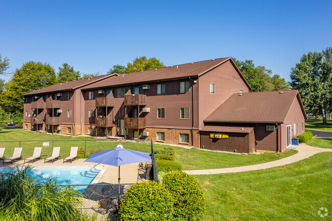 Building Photo - Chestnut Hills Apartments