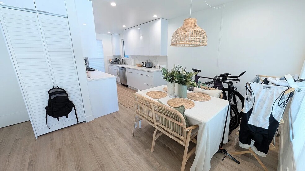 Building Photo - 1113 24th St