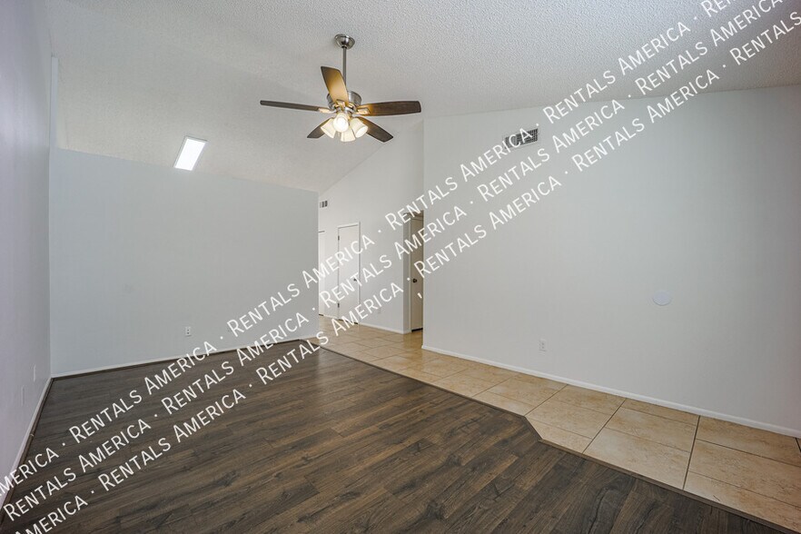 Building Photo - 1055 N Recker Rd
