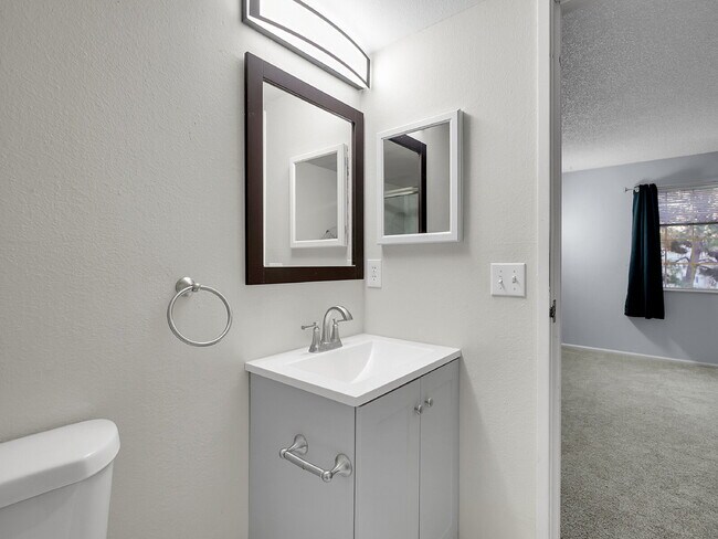 Building Photo - $1,500.00, 2-bed, 2-bath located in Denver with $500 OFF FIRST MONTH'S RENT!