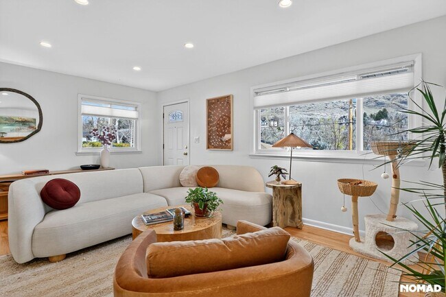 Building Photo - 316 East St