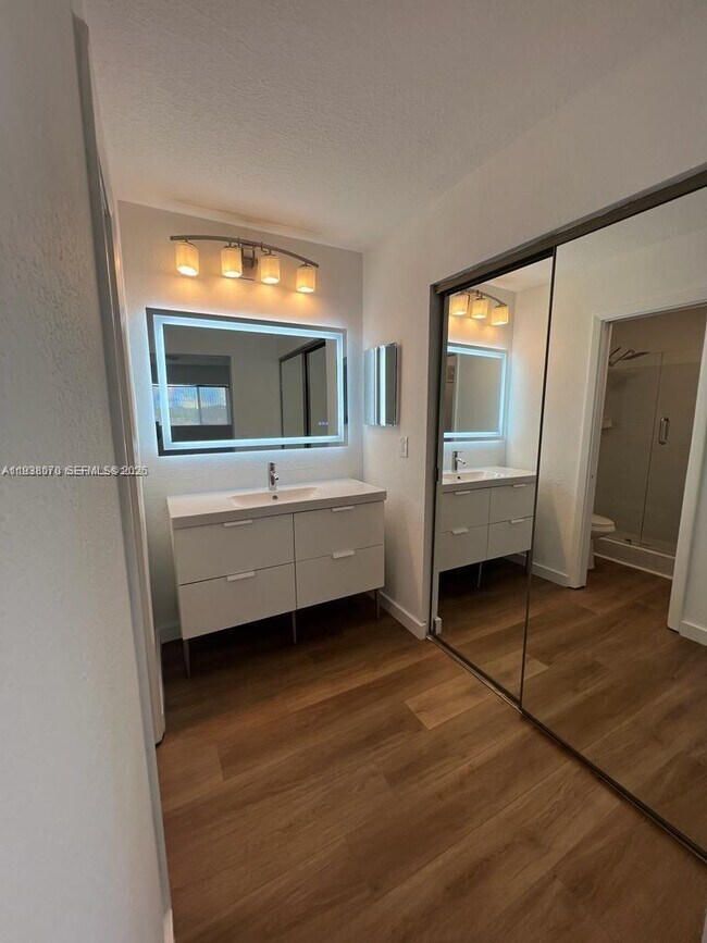 Building Photo - 9727 Hammocks Blvd