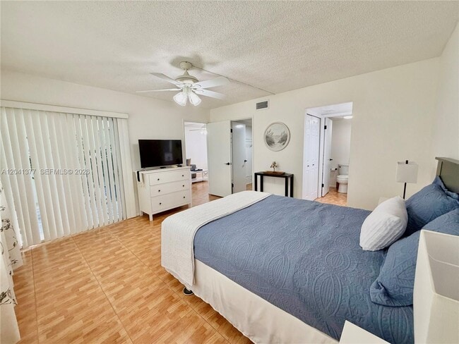 Building Photo - 1203 Bahama Bend