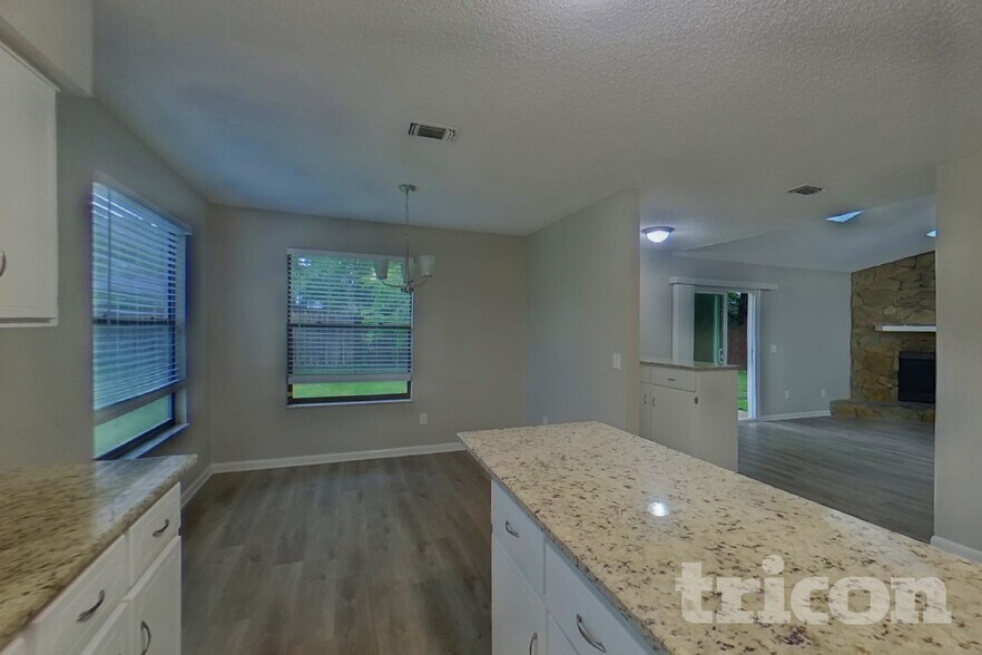 Building Photo - 10672 Parliament Pl