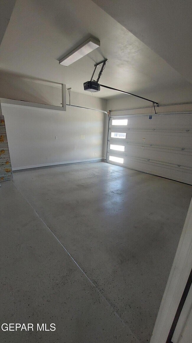 Building Photo - 12349 Desert Wolf Ave