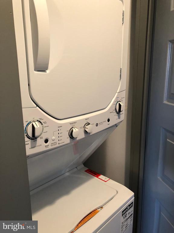 Building Photo - 1829 N Ringgold St