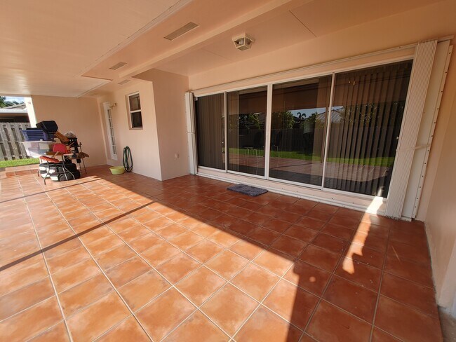 Building Photo - 894 NW 134th Pl