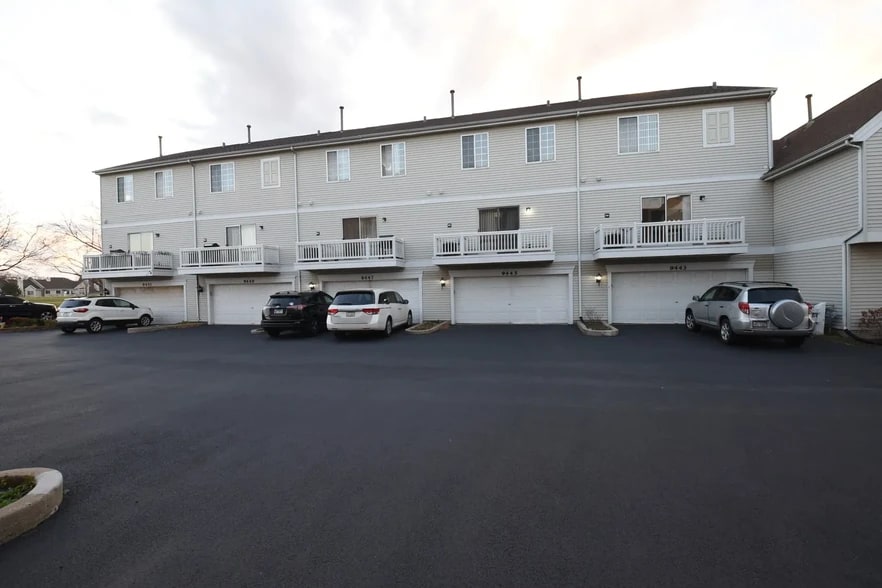 Building Photo - 9445 Harrison St