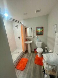 Building Photo - Fully Furnished 1-Bedroom Oasis in Tampa –...