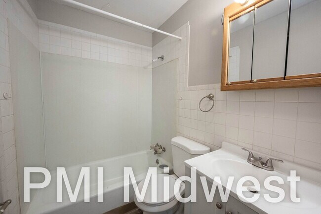 Building Photo - "Charming 2-Bedroom Retreat with 800 Sq. Ft. of Comfort in New Palestine!"