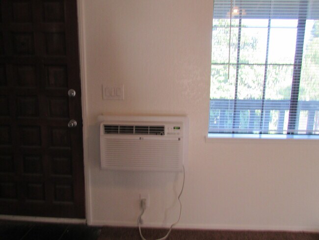 Building Photo - 5271 Bishop St