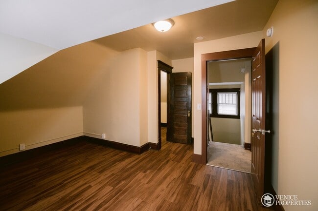 Building Photo - Completely Renovated Home--One block off o...