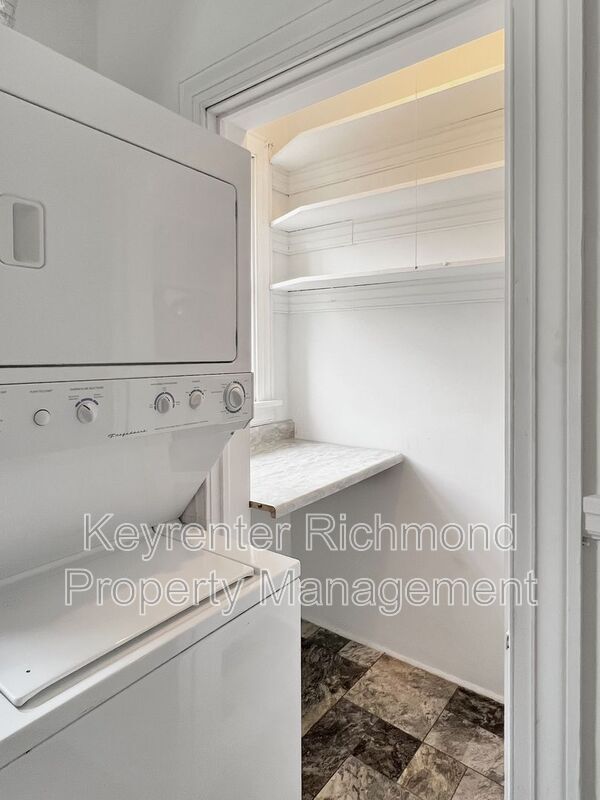 Building Photo - 2806 Hawthorne Ave