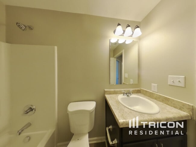 Building Photo - 8018 Bach Dr